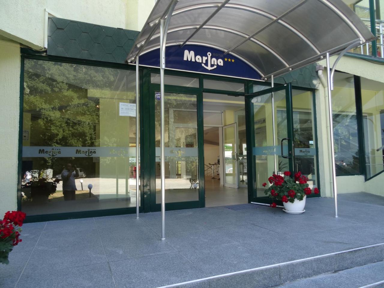 Hotel Marina キテン エクステリア 写真